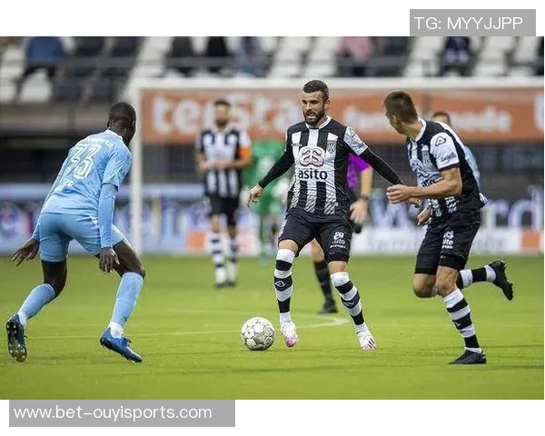 阿贾克斯与雅典的对决揭示足球战术与激情的完美结合