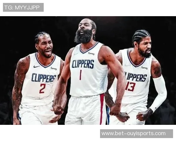 马刺与快船常规赛对决精彩回顾球队表现与战术分析